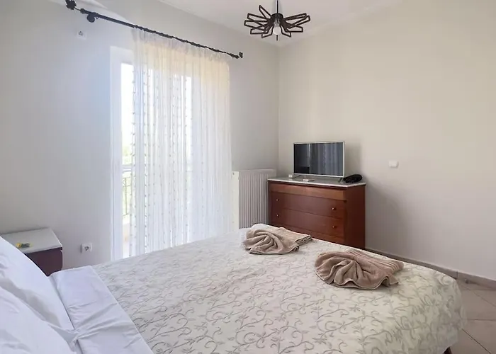 180 Seaview Apartment *