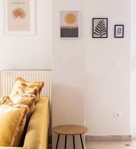 180 Seaview Apartment