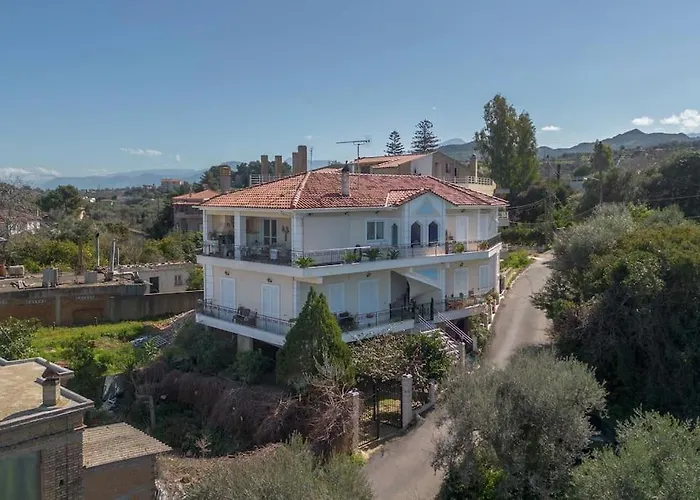 180 Seaview Apartment *